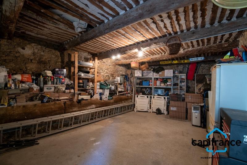 Maison - 210 m² - 7 pièces