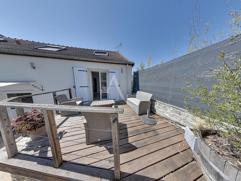 Maison - 183 m² - 8 pièces