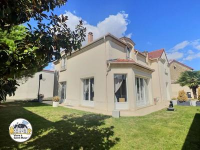 Maison - 158 m² - 7 pièces