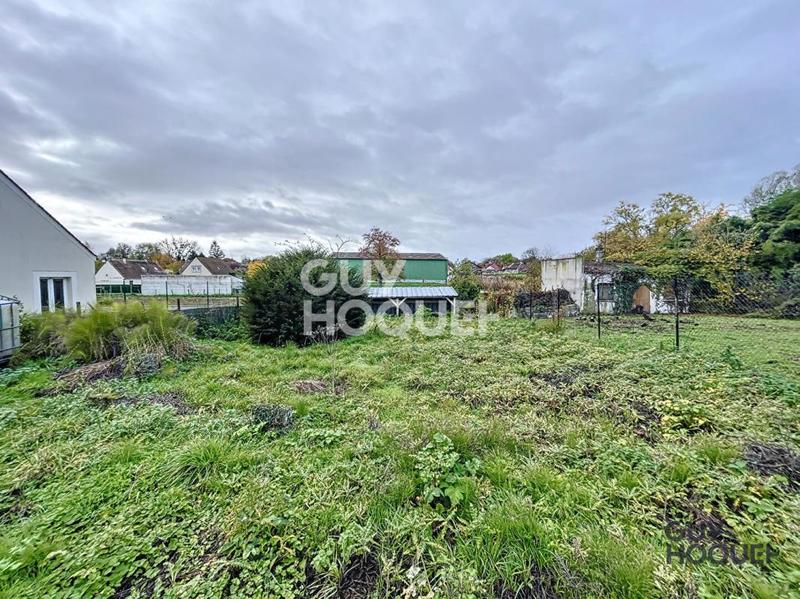 Terrain constructible - 592 m²
