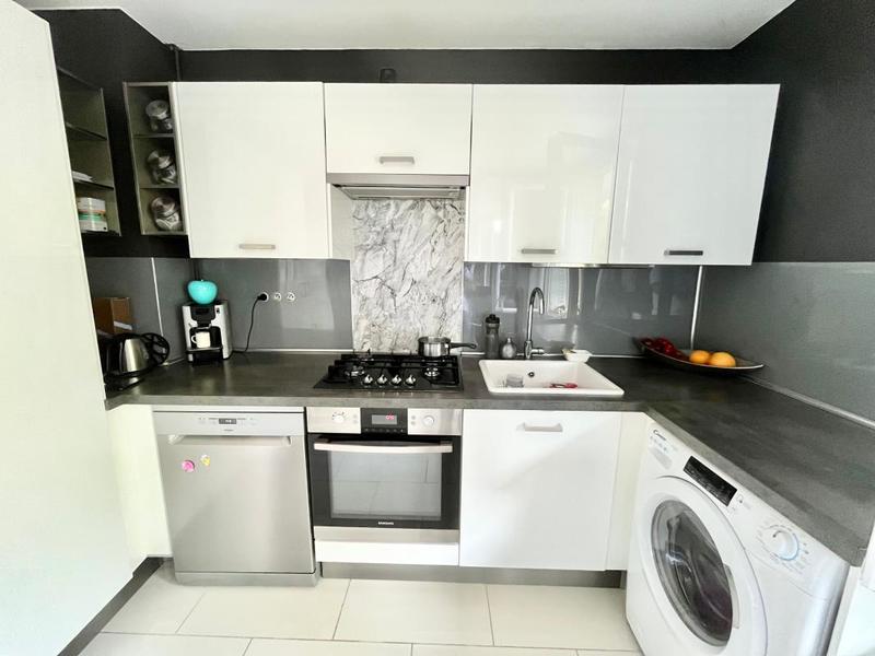 Appartement - 85 m² - 4 pièces