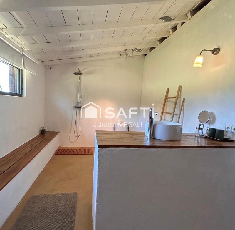 Maison - 450 m² - 6 pièces