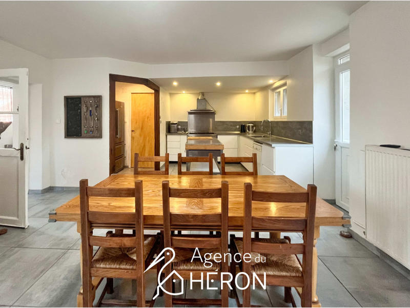 Maison - 196 m² - 7 pièces