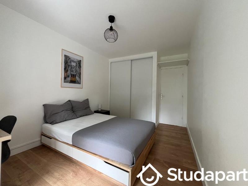 Chambre - 11 m² - 1 pièce