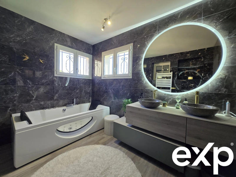 Mas - 536 m² - 16 pièces