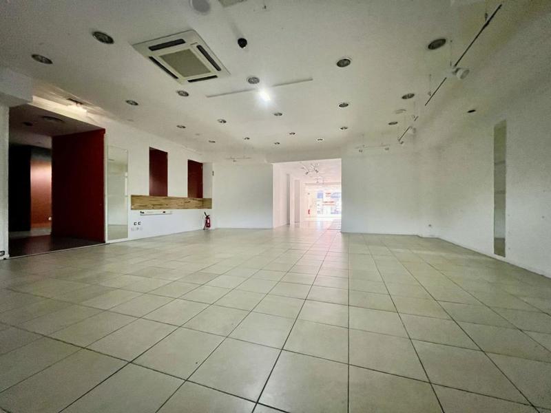 Local commercial - 200 m²