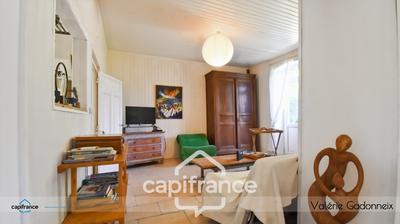 Maison - 187 m² - 9 pièces