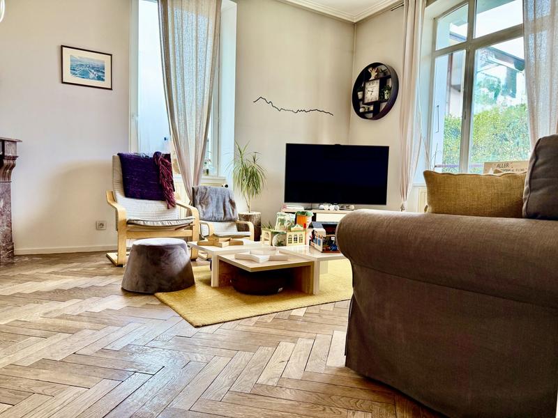 Maison - 226 m² - 9 pièces