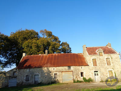 Maison - 300 m² - 9 pièces