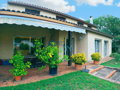 Maison - 245 m² - 7 pièces