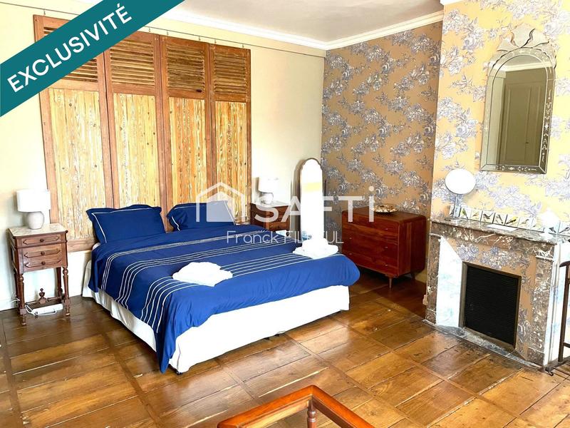 Maison - 376 m² - 10 pièces