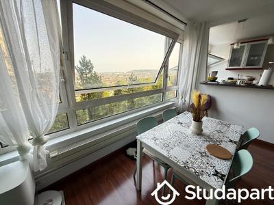 Chambre - 9 m² - 1 pièce