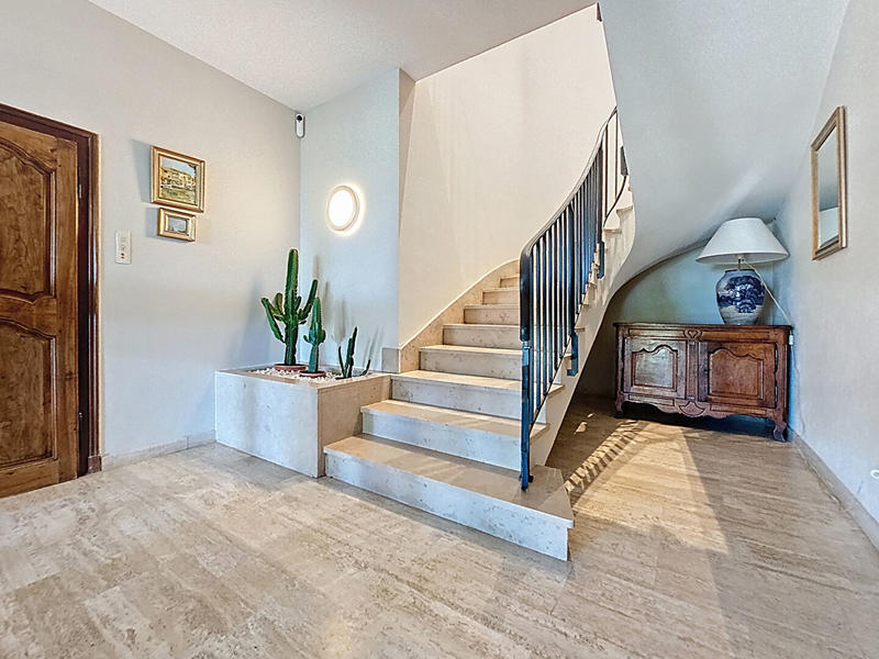 Maison - 195 m² - 6 pièces