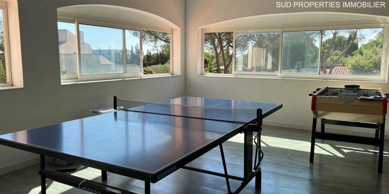 Villa - 300 m² - 7 pièces