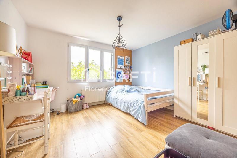 Maison - 202 m² - 7 pièces