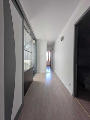 Maison - 236 m² - 7 pièces