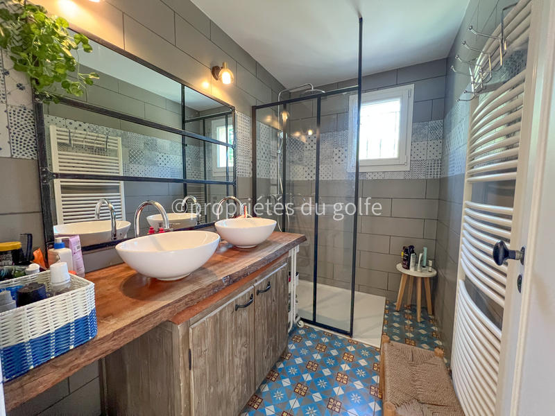 Maison - 207 m² - 7 pièces