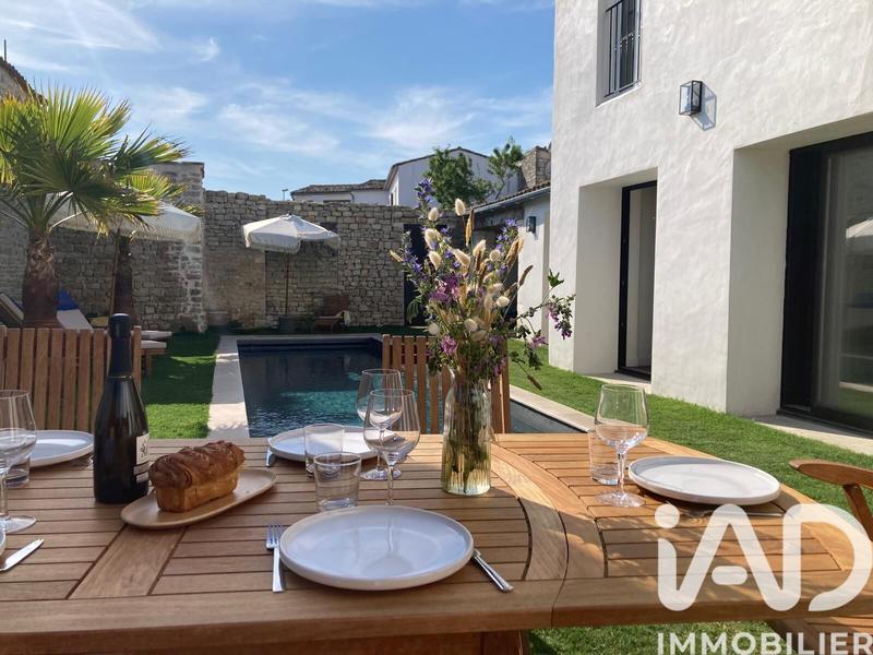 Maison - 230 m² - 7 pièces