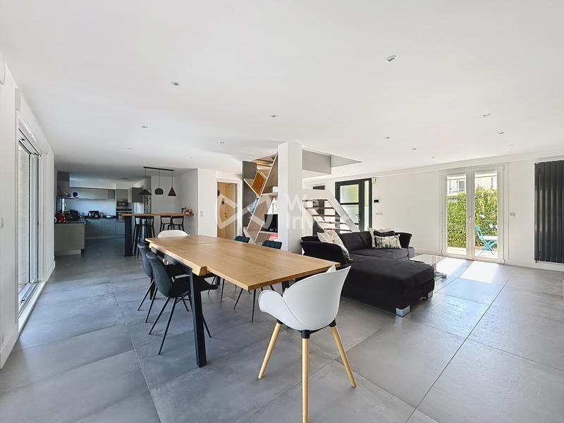 Villa - 197 m² - 7 pièces