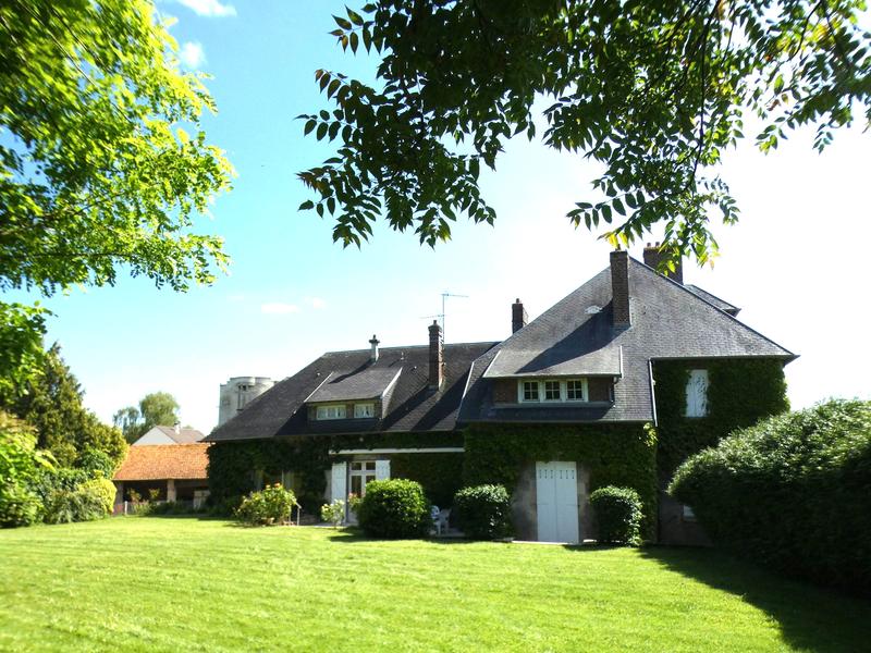 Maison - 355 m² - 13 pièces