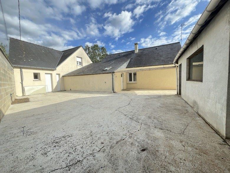 Maison traditionnelle - 211 m² - 7 pièces