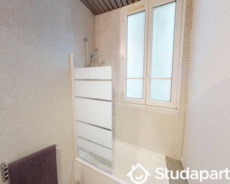 Chambre - 90 m² - 1 pièce