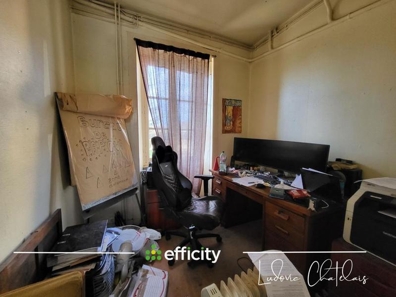 Maison - 235 m² - 8 pièces