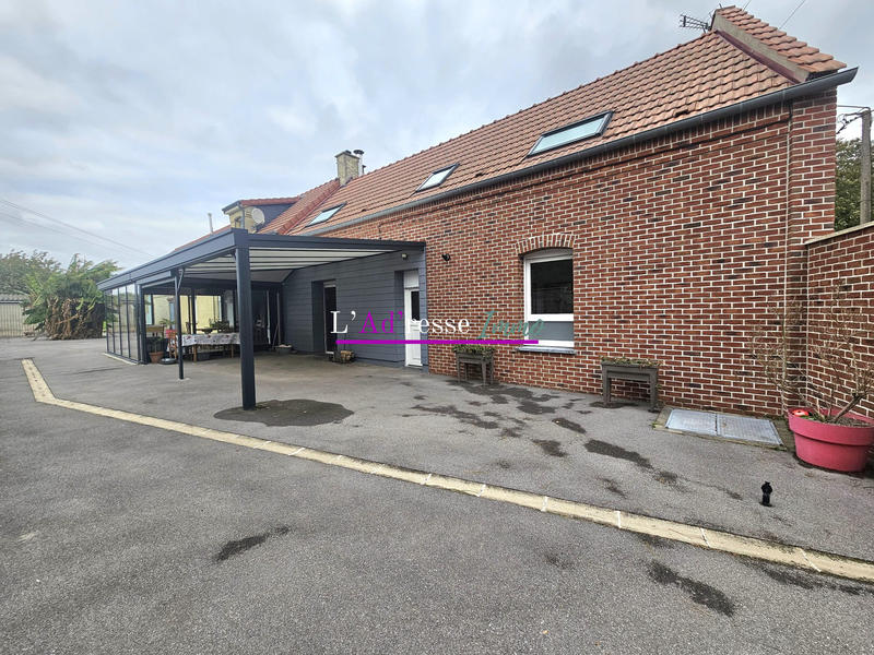 Maison traditionnelle - 194 m² - 9 pièces