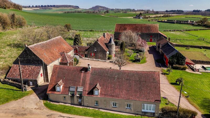 Propriété - 540 m² - 19 pièces