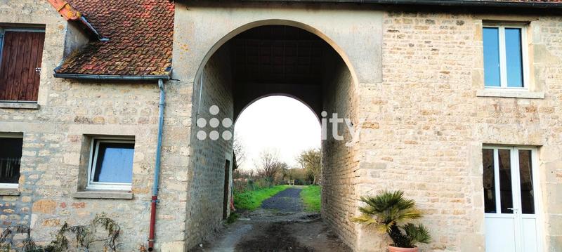 Maison - 250 m² - 8 pièces