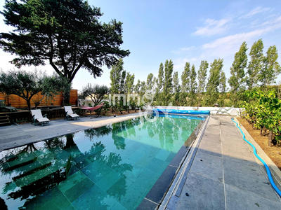 Maison - 305 m² - 11 pièces