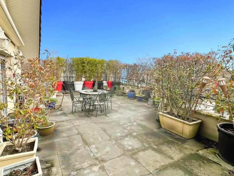 Penthouse - 130 m² - 4 pièces