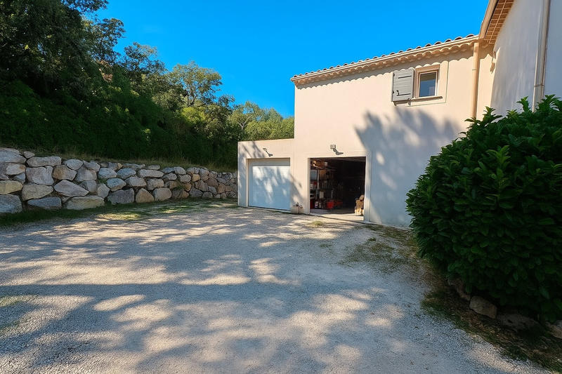 Maison - 184 m² - 8 pièces