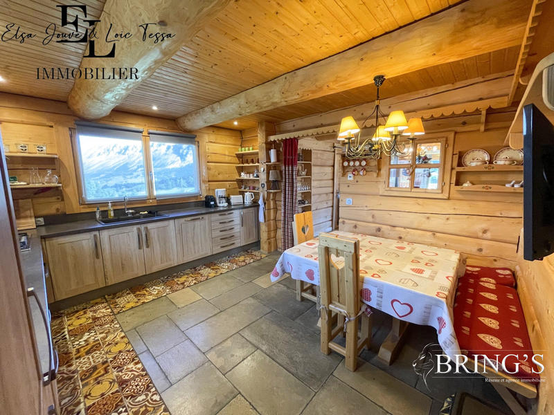 Châlet - 330 m² - 11 pièces