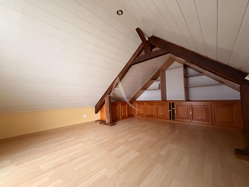 Maison - 104 m² - 6 pièces