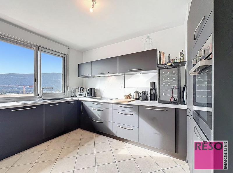 Appartement - 111 m² - 5 pièces