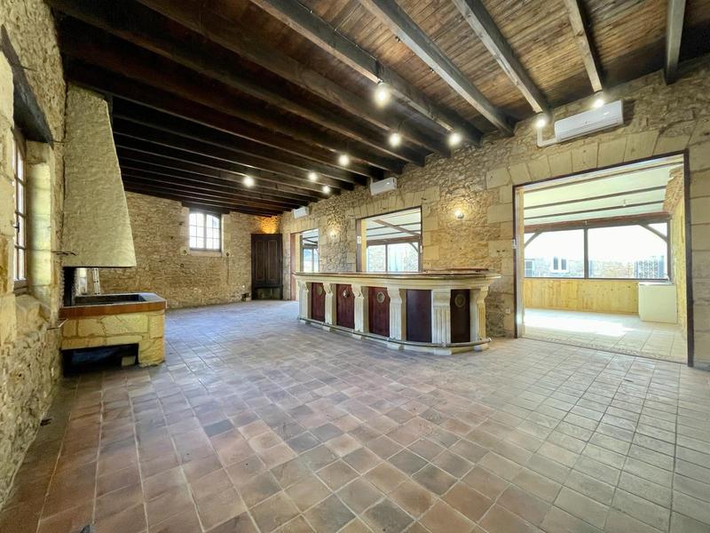 Maison traditionnelle - 202 m² - 4 pièces