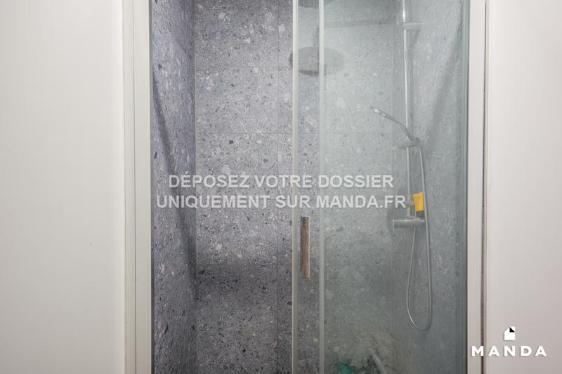 Chambre - 11 m² - 5 pièces