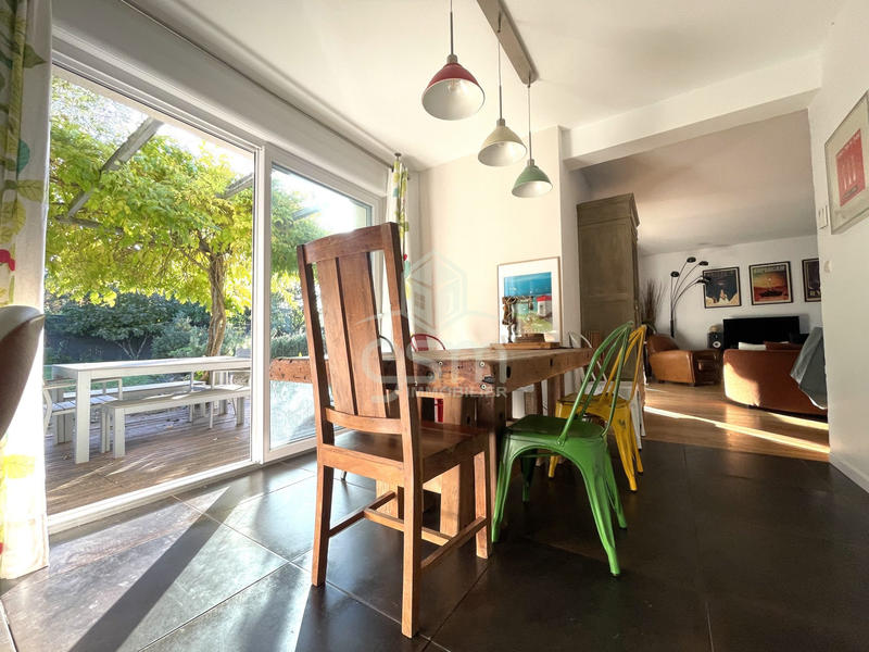 Maison contemporaine - 137 m² - 6 pièces