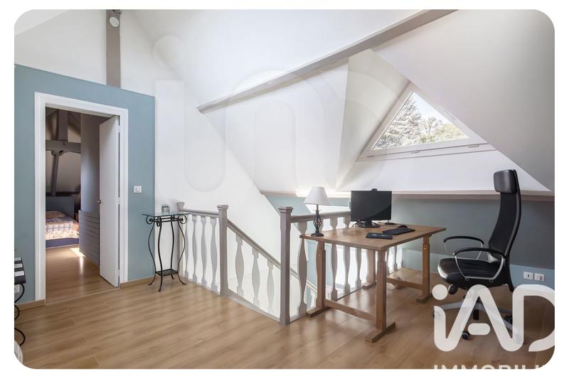 Maison - 225 m² - 8 pièces