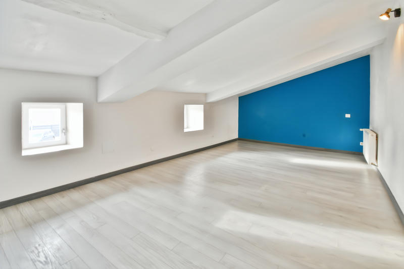 Maison - 244 m² - 8 pièces