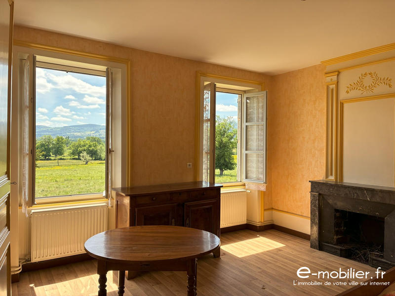 Maison - 220 m² - 8 pièces