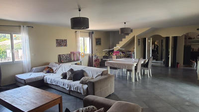Villa - 220 m² - 8 pièces