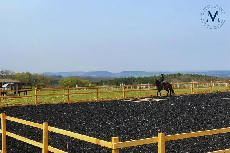 Haras - 340 m² - 6 pièces