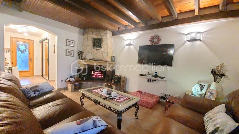 Maison traditionnelle - 262 m² - 9 pièces