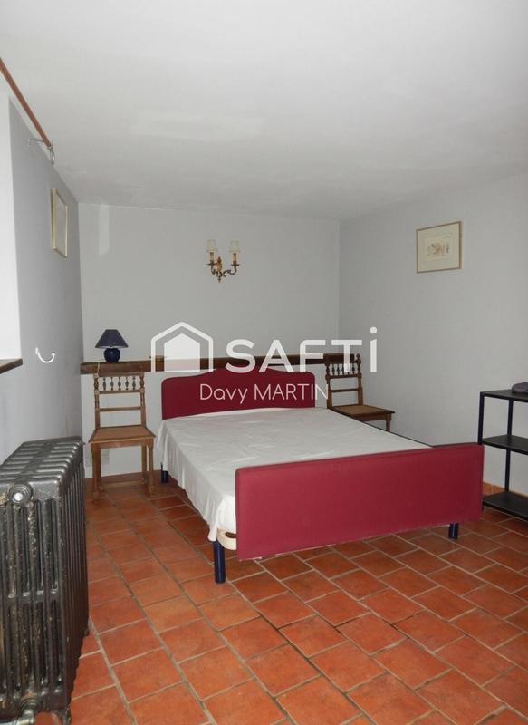 Maison - 219 m² - 8 pièces