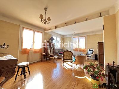 Maison - 219 m² - 10 pièces