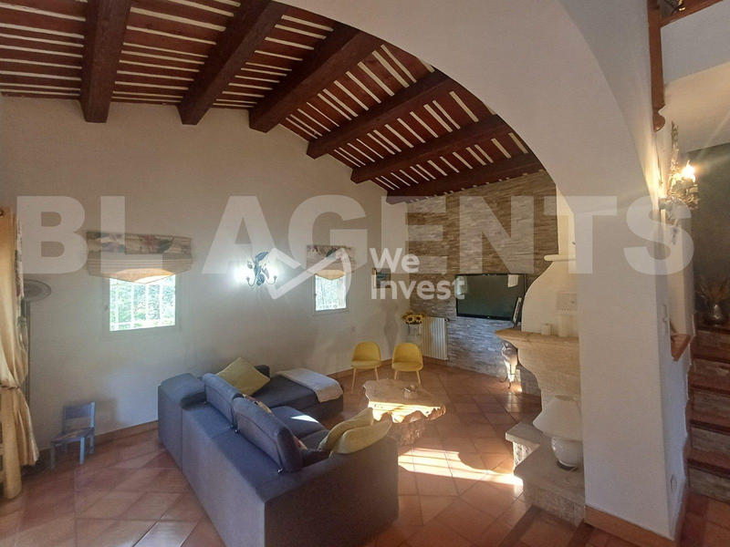 Maison - 230 m² - 7 pièces