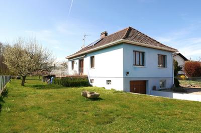 Maison traditionnelle - 90 m² - 5 pièces