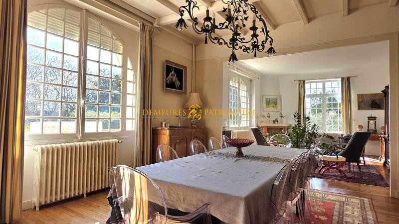 Maison - 202 m² - 6 pièces